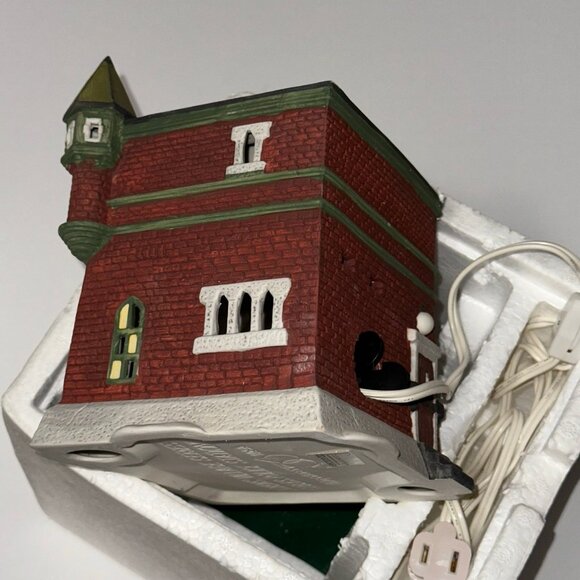 VINTAGE HERITAGE VILLAGE POLICE STATION - Picture 4 of 8